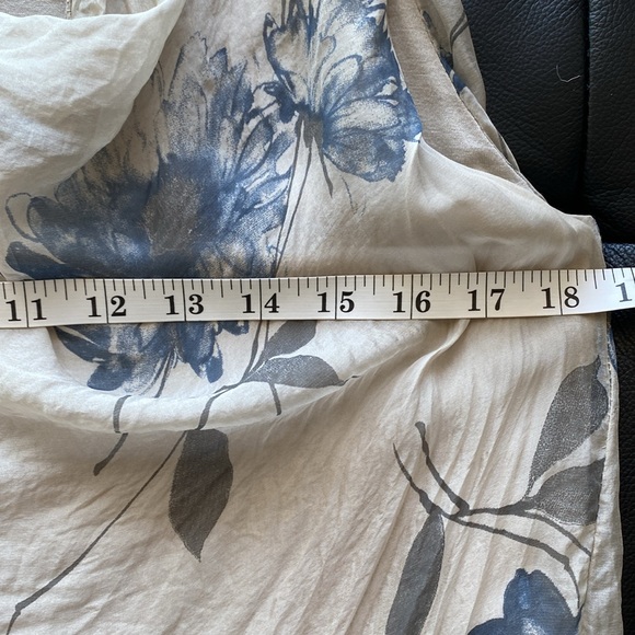 100% silk Piazza Roma top, EUC - Picture 7 of 9